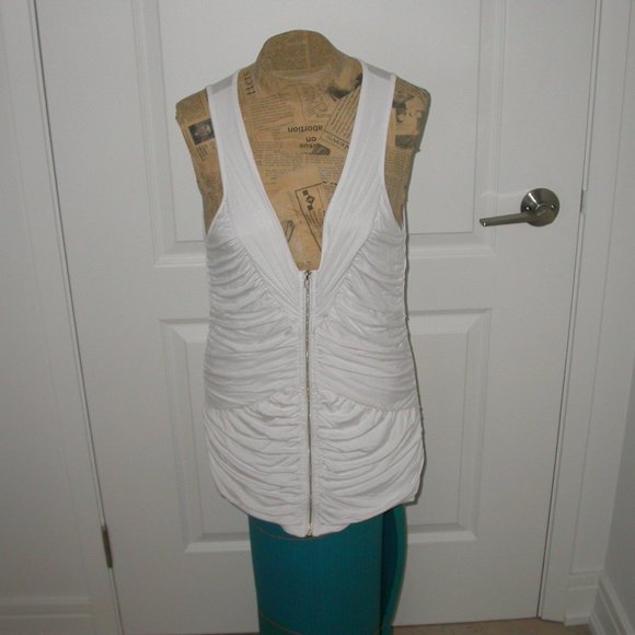 Rauched White Sleeveless Tunic - Picture 7 of 8